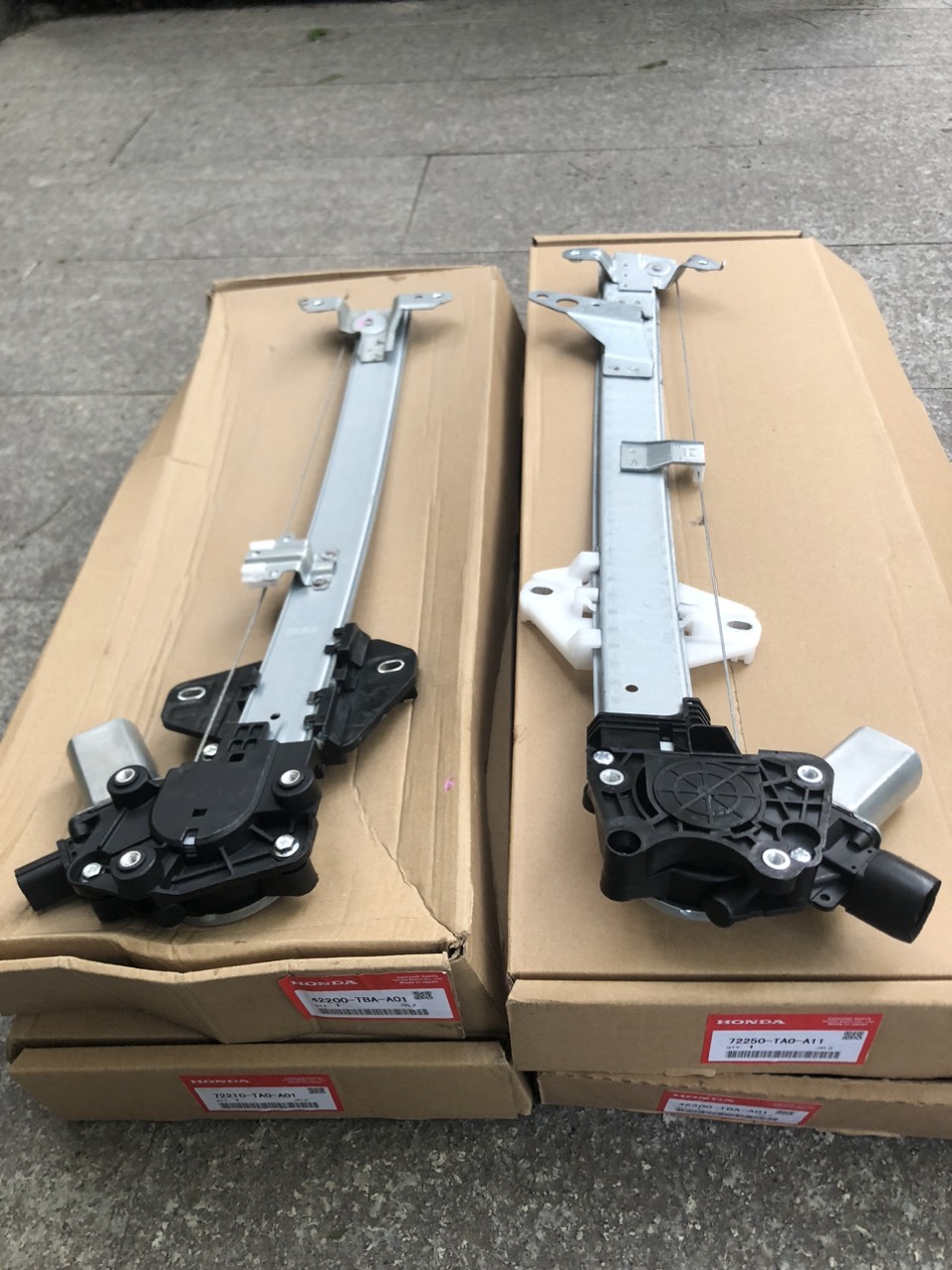 compa mô tơ lên xuống kính xe honda accord hàng xịn chính hãng, giá tốt : 72210TA0A01-72250TA0A04